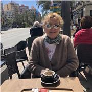 Ofrezco clases de ruso porque el ruso es mi lengua materna, también ofrezco clases de matemáticas porque tengo un diploma de profesor de matemáticas, experiencia docente y me encantan las matemáticas